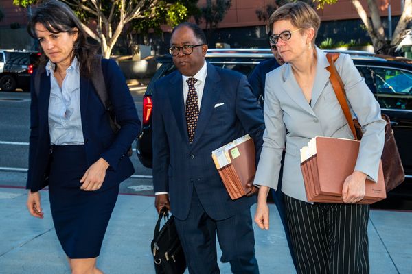 Los Angeles Magazine: Army of Supporters at Suspended Councilman Mark Ridley-Thomas’s Trial Is No Match for Jury